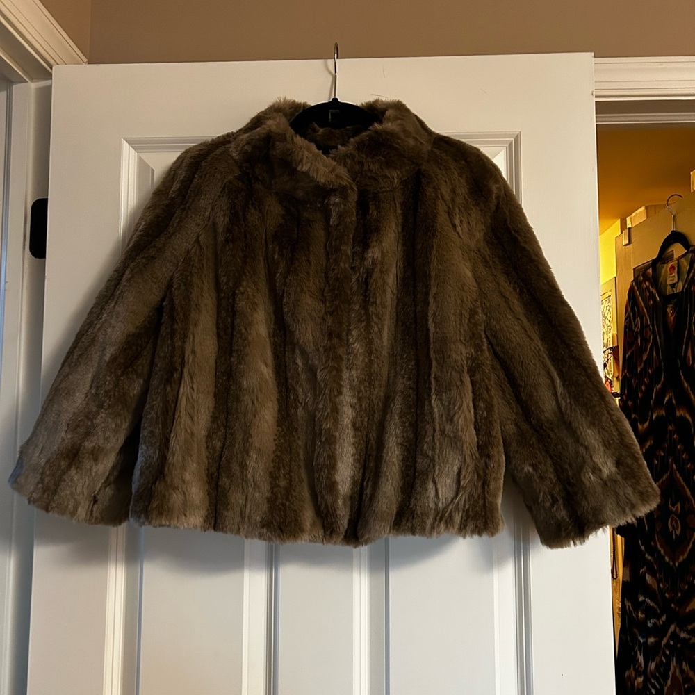 INC International Concepts Faux Fur caplet - Medium